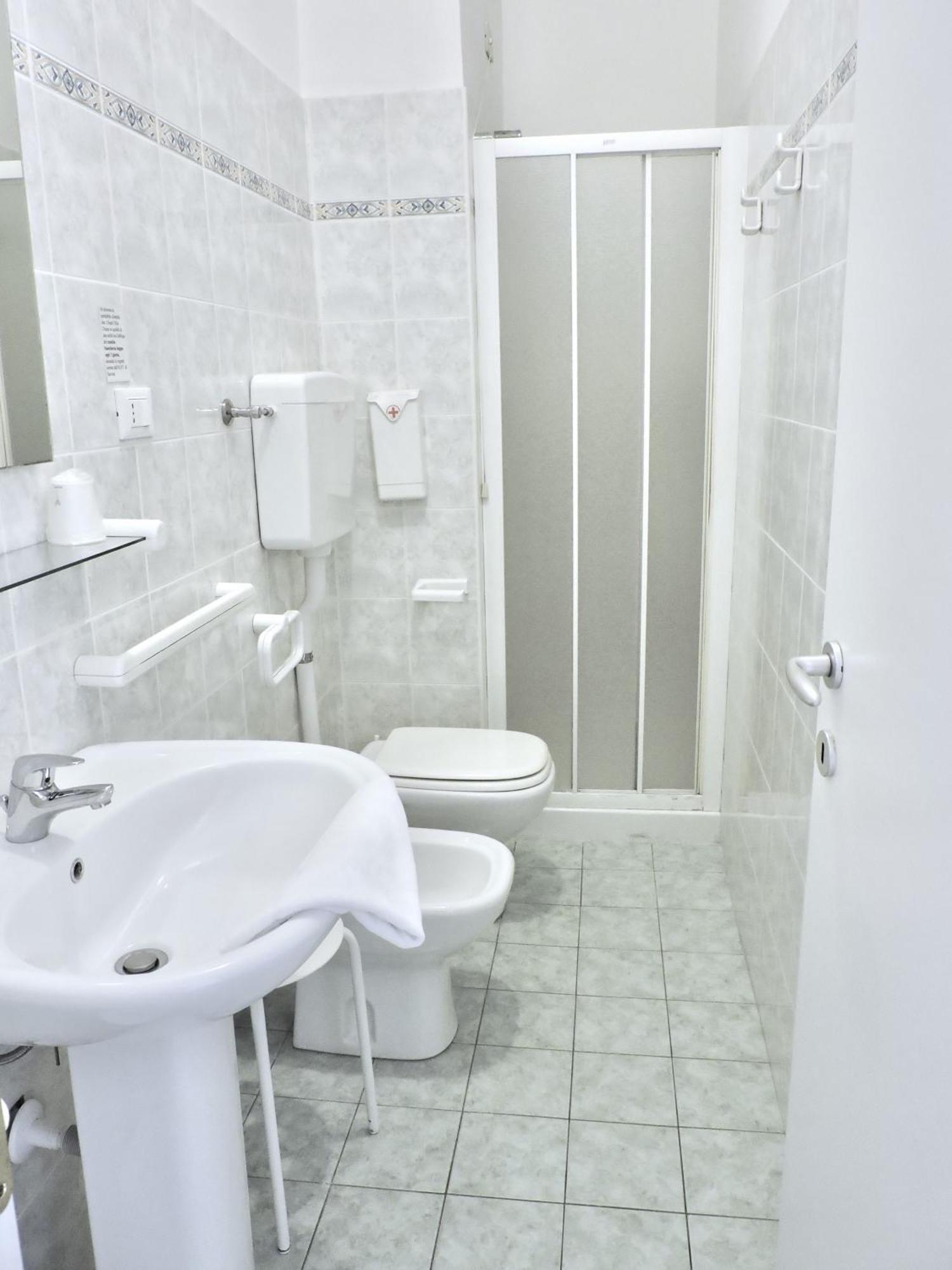 Hotel Villa Chiara Финале Лигуре Екстериор снимка