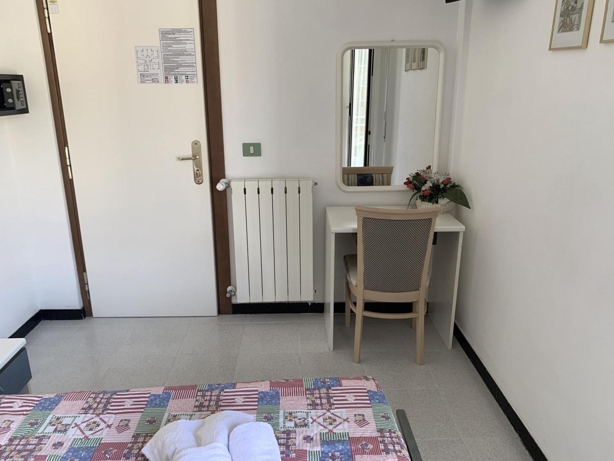 Hotel Villa Chiara Финале Лигуре Екстериор снимка